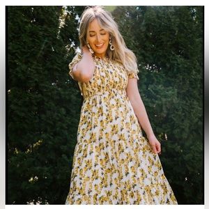 IVY CITY Lemon Drop Layered Maxi Dress | Short puff sleeve Lemon Print